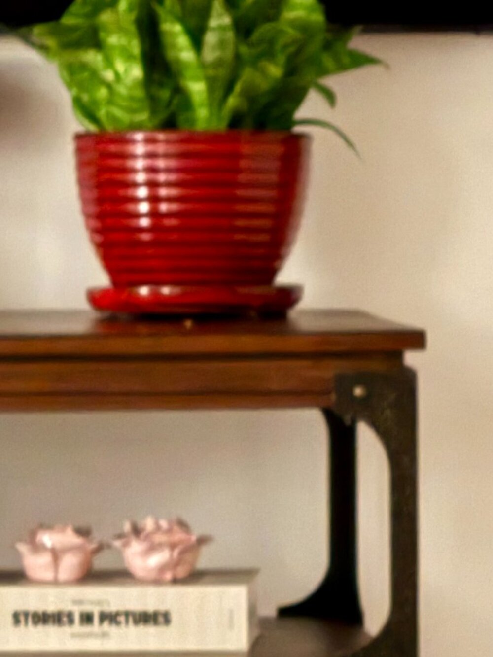 Red Ribbed Ceramic Plant Pot Attached Saucer Tray Modern Farmhouse Planter 8"x6" - Picture 4 of 4